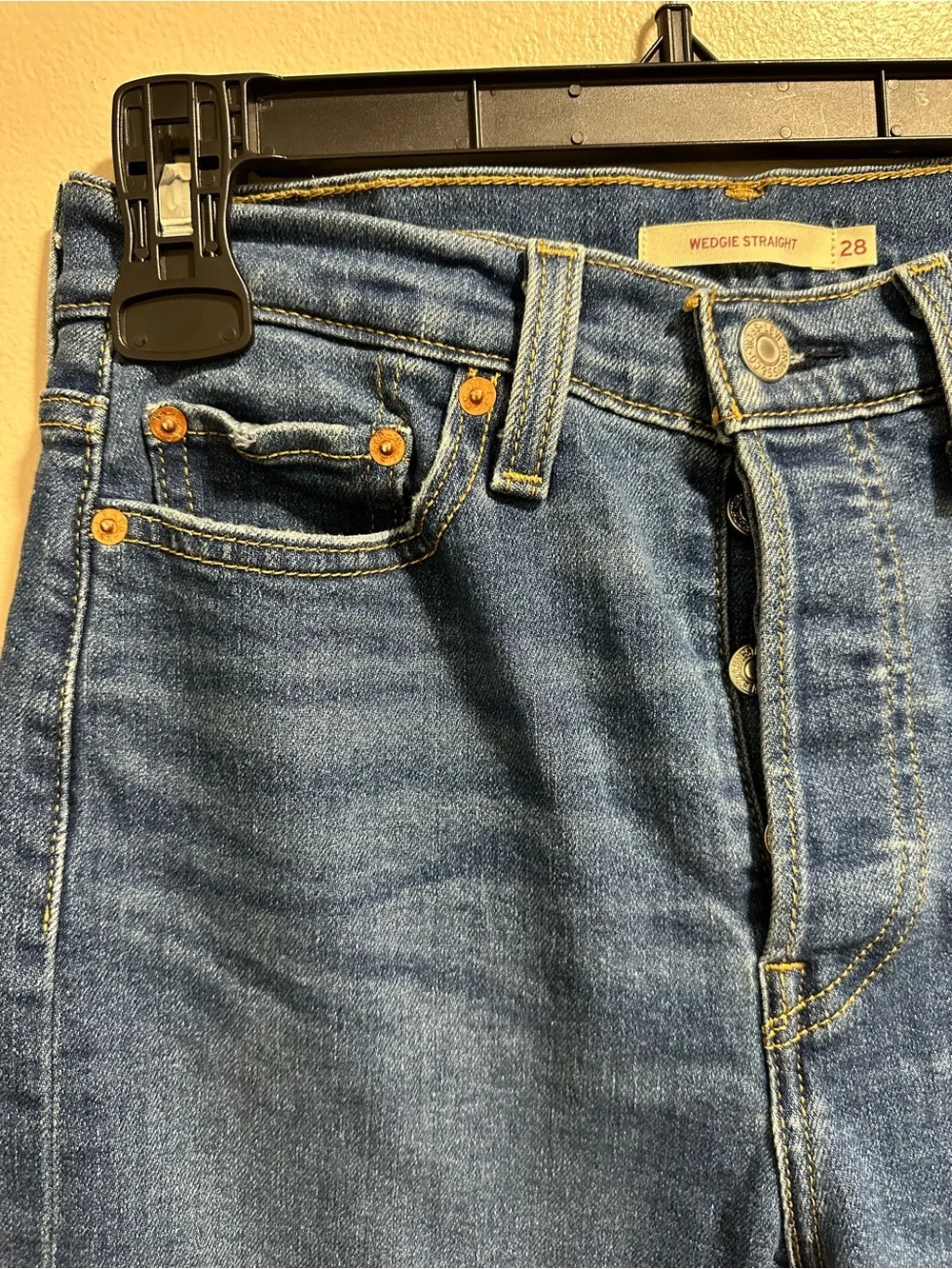 Women’s Levi's Wedgie Straight Jeans - Size 28